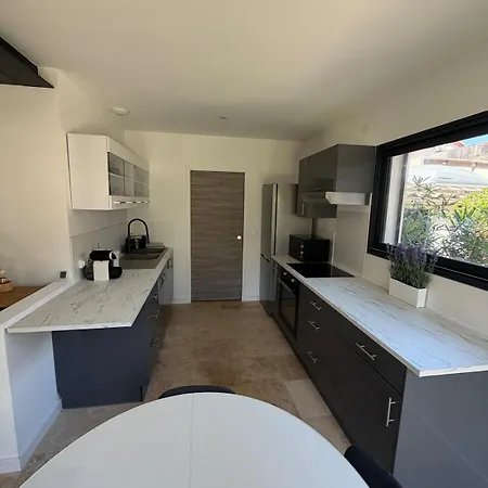 Arene Maison De Renovee, Spa, Clim, 6 Pers Nîmes