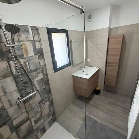 Arene Maison De Renovee, Spa, Clim, 6 Pers Nîmes